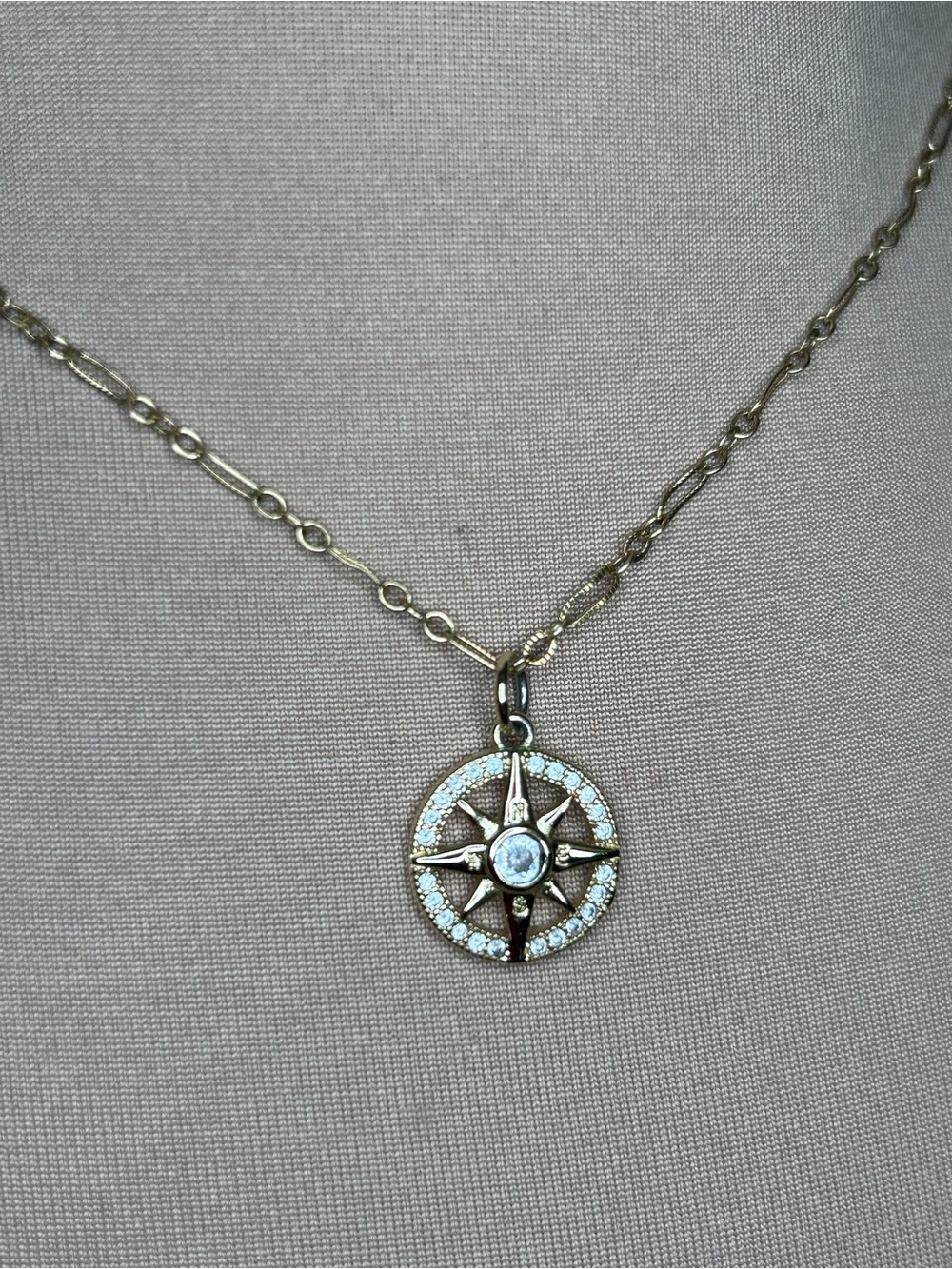 Dainty North Star/Compass Necklace - Gold - Picture 3 of 10